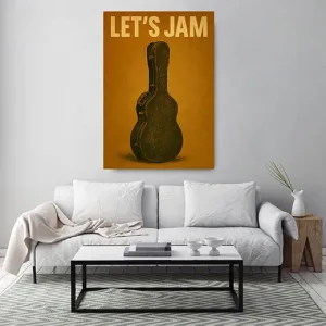 Kunstdruck Let’s JAM – Auf ockergelbem Hintergrund steht ein einzelner, dunkler Gitarrenkoffer mit Nieten und Riemen, darüber der Schriftzug „LET'S JAM“ in hellen Lettern