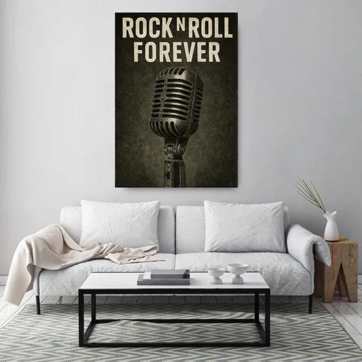 Kunstdruck Rock-n-Roll forever schwarz-weiß – Ein klassisches Bühnenmikrofon mit Chromgitter steht im Zentrum, darüber der Schriftzug in hellen Blockbuchstaben, alles auf dunklem, strukturiertem Grund